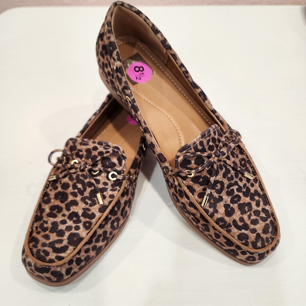 DV By Dolce Vita Size 8.5 Modern Boat Shoe Loafers Leopard Print with Bow Women